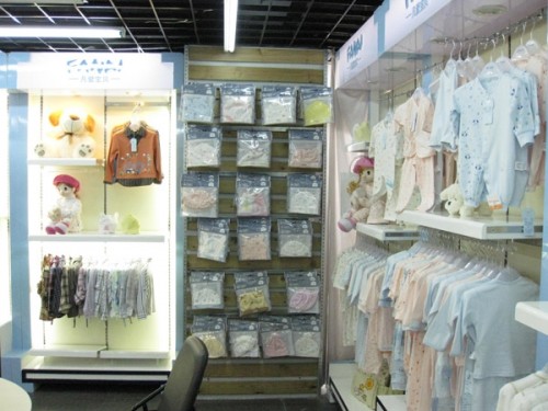 凡爱宝贝童装店铺展示