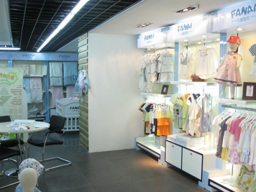 凡爱宝贝童装店铺展示