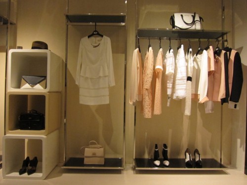 EBUDA’S女装店铺展示