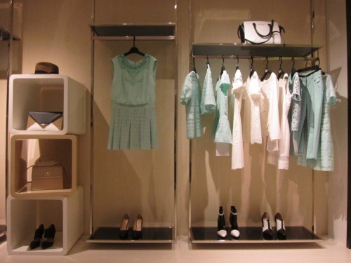 EBUDA’S女装店铺展示