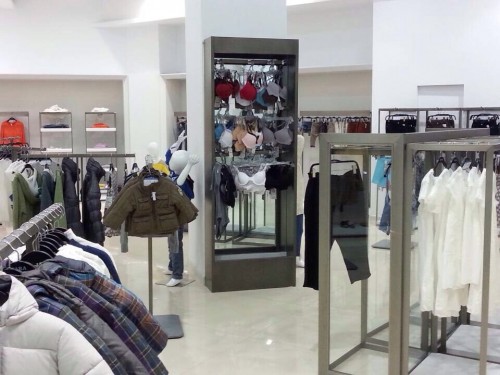 ZARA女装店铺形象