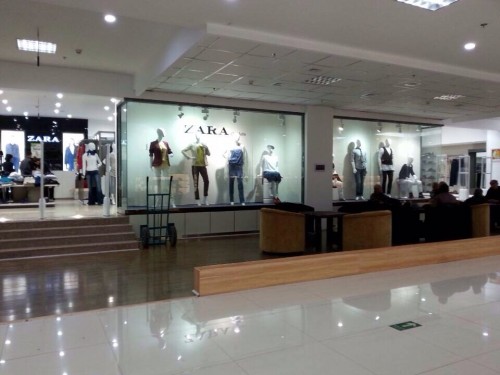 ZARA女装店铺形象