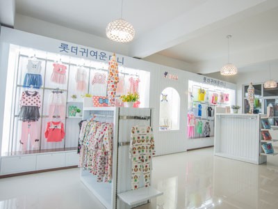 可乐米童装店铺展示