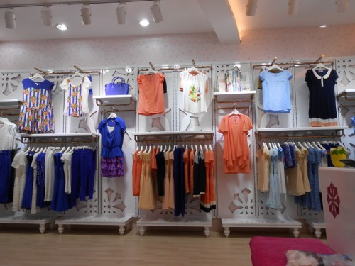 容悦女装店铺形象