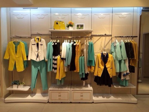 魔美名作女装店铺展示