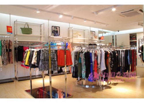 妙冉女装店铺展示