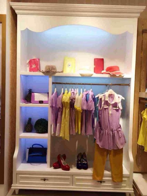 米丹阳女装店铺展示