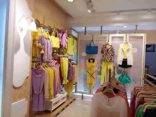 米丹阳女装店铺展示