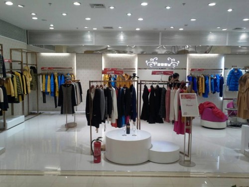 佩杰女装店铺形象