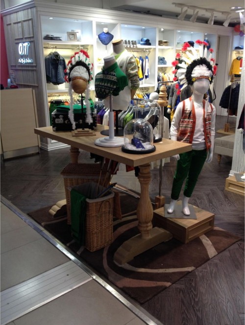 欧一泰童装店铺形象