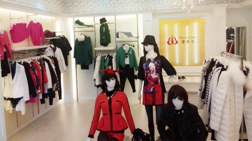 馨奈尔女装店铺形象