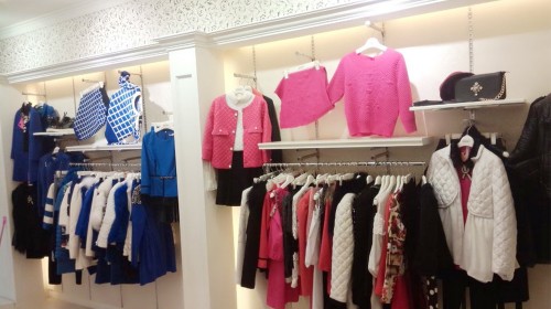 馨奈尔女装店铺形象