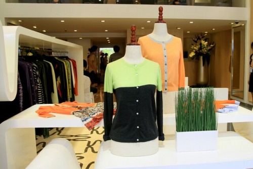 开斯米女装店铺展示