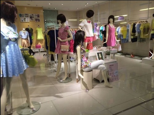 白筱雅女装店铺展示