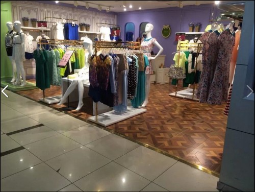 白筱雅女装店铺展示