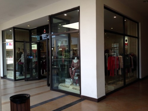 企鹅卫队内衣店铺展示