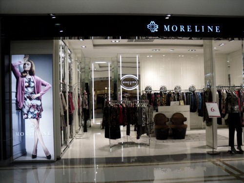 沐兰女装店铺展示