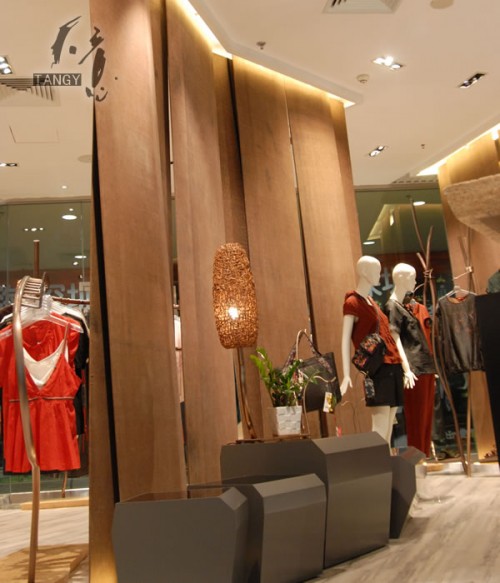 天意女装店铺展示