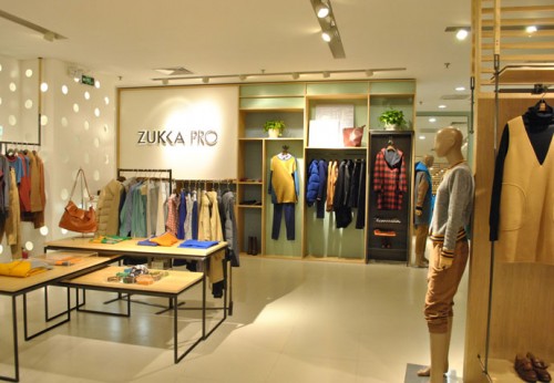 卓卡 女装店铺展示