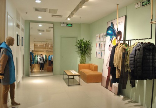 卓卡 女装店铺展示