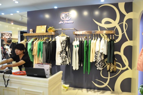 EC亦熙女装店铺形象