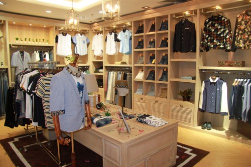 李蕾斯男装店铺展示