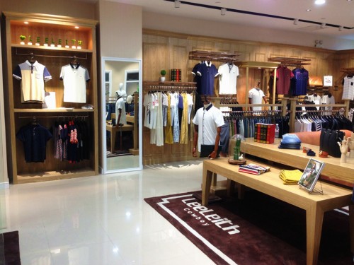 李蕾斯男装店铺展示