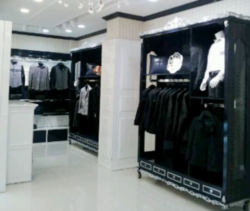 戈诺尔男装店铺展示