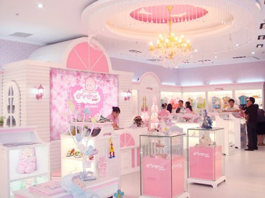 丑丑童装店铺形象