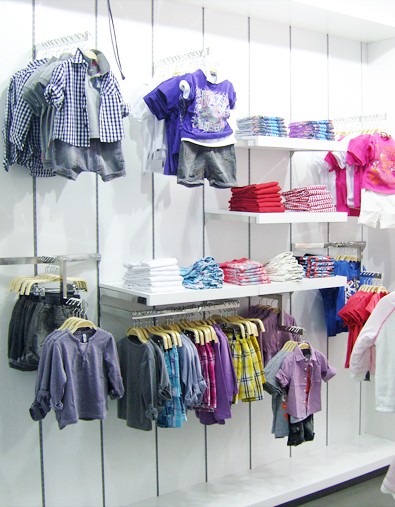 毛毛猪童装店铺展示