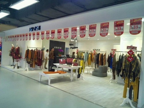 柯妮丝麗女装店铺展示