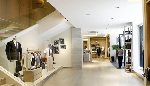 太子龙男装店铺展示