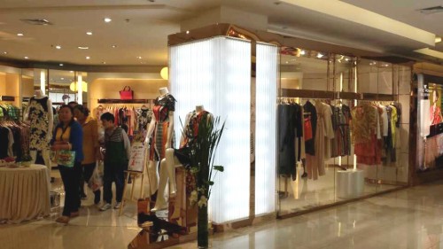 白翎风采女装店铺形象