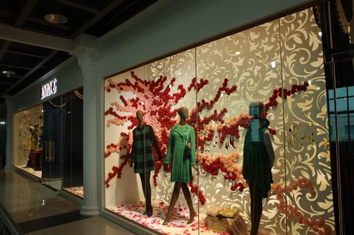 恩英女装店铺展示