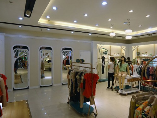 布同 女装店铺形象