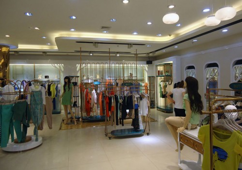 布同 女装店铺形象