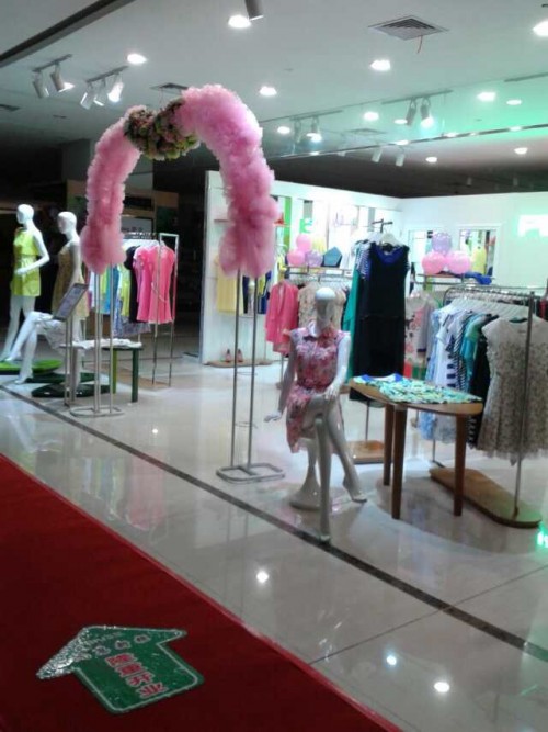 凡恩女装店铺展示