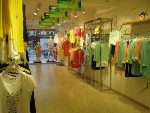 凡恩女装店铺展示