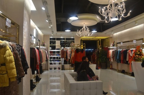 俪思女装店铺形象