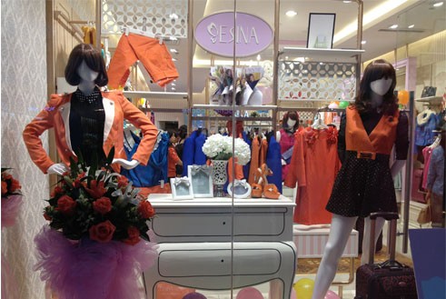 百馨娜女装店铺展示