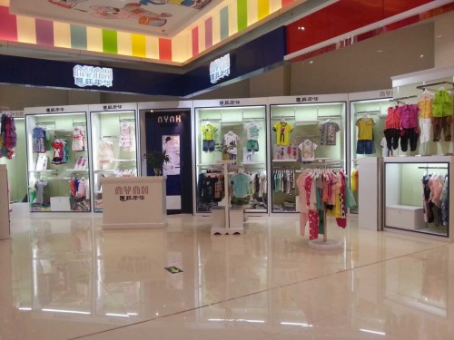 娜样年华童装店铺形象