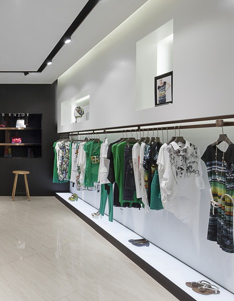 华人杰女装店铺形象