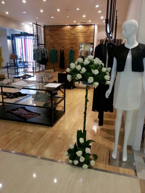 玉娜女装店铺展示
