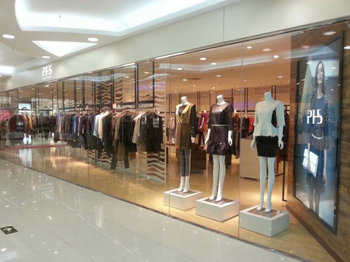 玉娜女装店铺展示