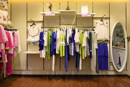 茜诗迪女装店铺展示