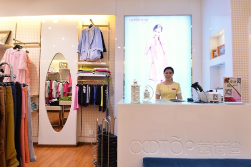 茜诗迪女装店铺展示