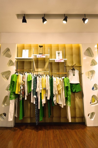 茜诗迪女装店铺展示