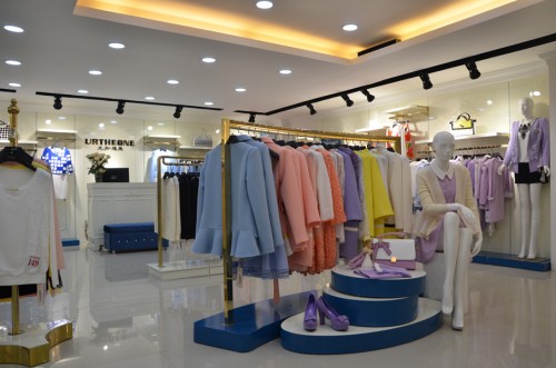 尤加迪曼女装店铺展示