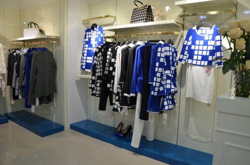 尤加迪曼女装店铺展示