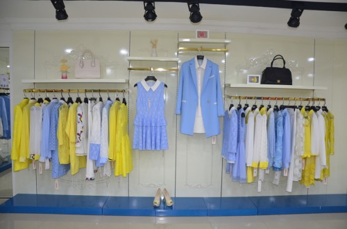 尤加迪曼女装店铺展示